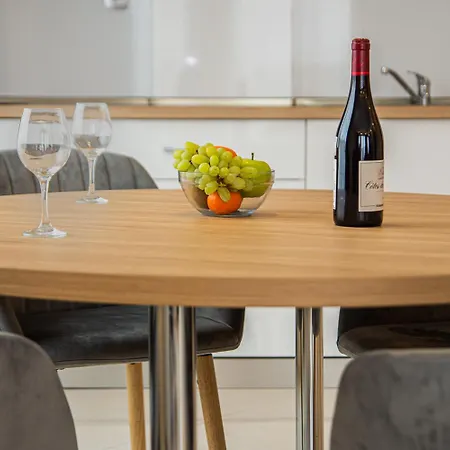 Vemara Boutique Hotel-free Parking Otel 3*