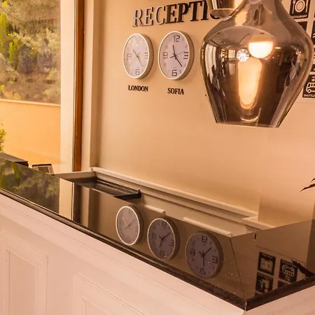 Vemara Boutique Hotel-free Parking Otel 3*