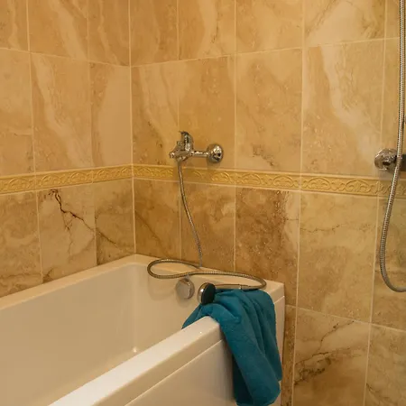 Vemara Boutique Hotel-free Parking 바르나