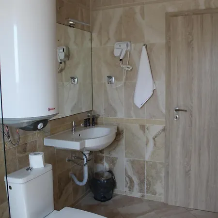 Vemara Boutique Hotel-free Parking 호텔 바르나