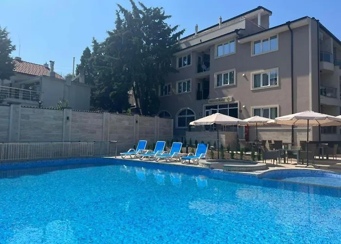 Vemara Boutique Hotel-free Parking Warna