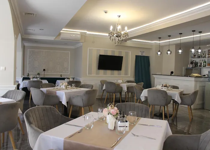 Hotel Vemara Boutique Hotel-free Parking Warna