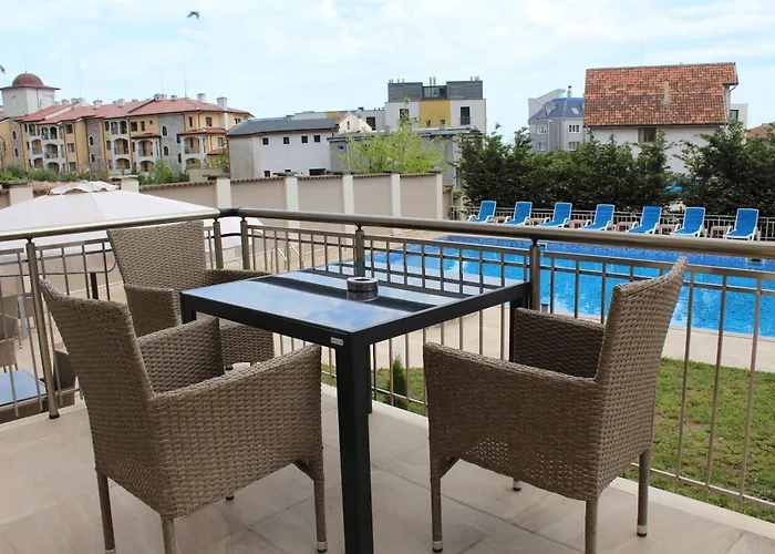 Vemara Boutique Hotel-free Parking Варна