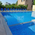 Vemara Boutique Hotel-free Parking Hotel Warna