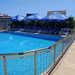 Vemara Boutique Hotel-free Parking Warna