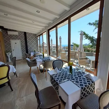 Vemara Boutique Hotel-free Parking 3* Warna