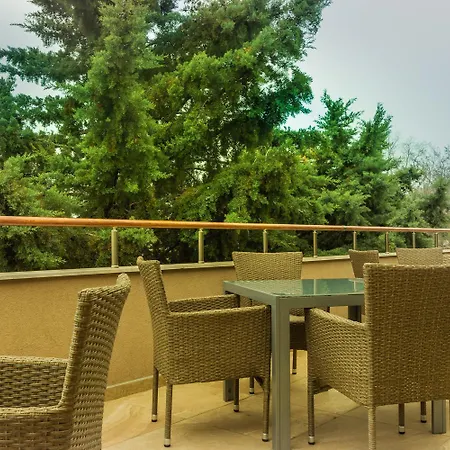 Vemara Boutique Hotel-free Parking Hotel Warna