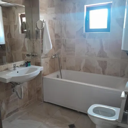 Vemara Boutique Hotel-free Parking Hotel