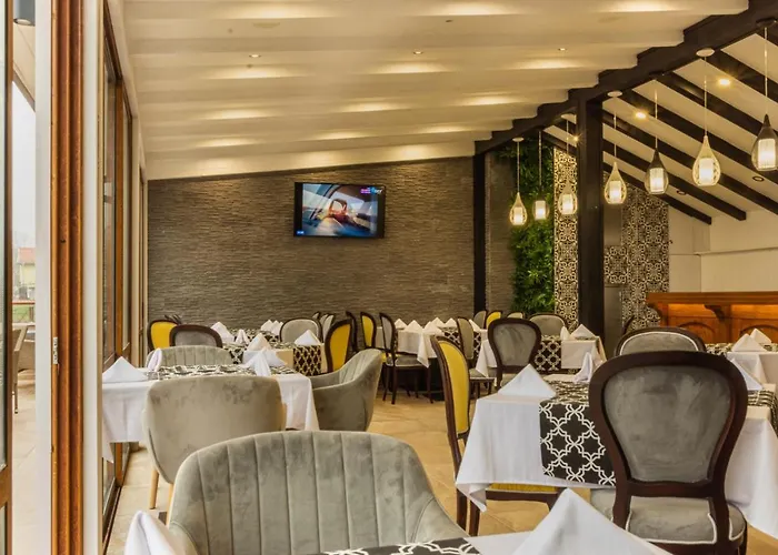 Vemara Boutique Hotel-free Parking מלון 3*