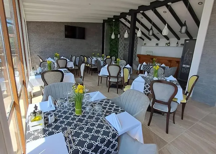 Vemara Boutique Hotel-free Parking מלון