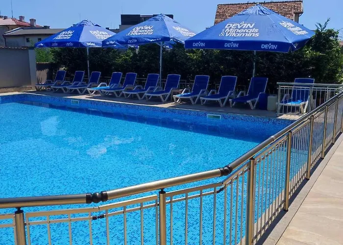 Vemara Boutique Hotel-free Parking וארנה